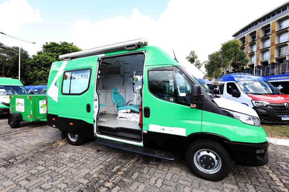 Municípios baianos são contemplados com 37 vans e duas unidades odontológicas móveis para ampliar acesso ao SUS no Estado